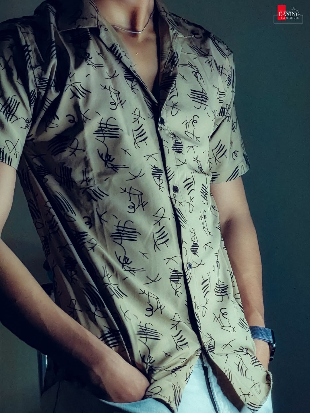 BASIC SOFT EMBOSS_🎨 Available Colors__Black _ Orange _ Beige _ Mint Green__📸 Note_ Shirt colors may slightly vary from the pictures due to lighting __2