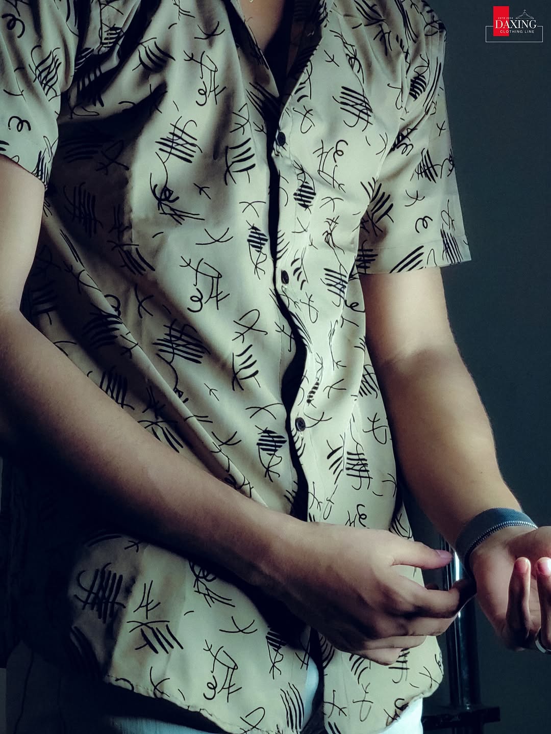 BASIC SOFT EMBOSS_🎨 Available Colors__Black _ Orange _ Beige _ Mint Green__📸 Note_ Shirt colors may slightly vary from the pictures due to lighting __3