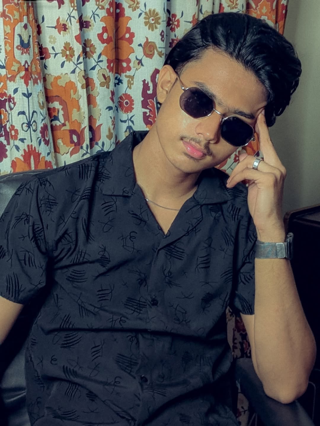 BASIC SOFT EMBOSS_🎨 Available Colors__Black _ Orange _ Beige _ Mint Green__📸 Note_ Shirt colors may slightly vary from the pictures due to lighting __5